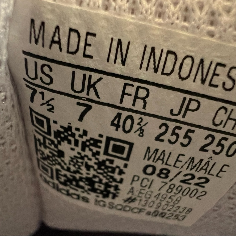 Adidas Low Top Superstars Size 7.5 - Picture 7 of 7